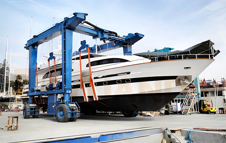 Factory Price Rubber Tyred Mobile 30T Boat Lift Gantry Crane for Sale