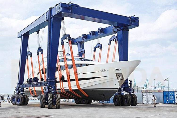 Rubber Tyred Mobile 500T Marine Boat Travel Lift Gantry Crane for Sale